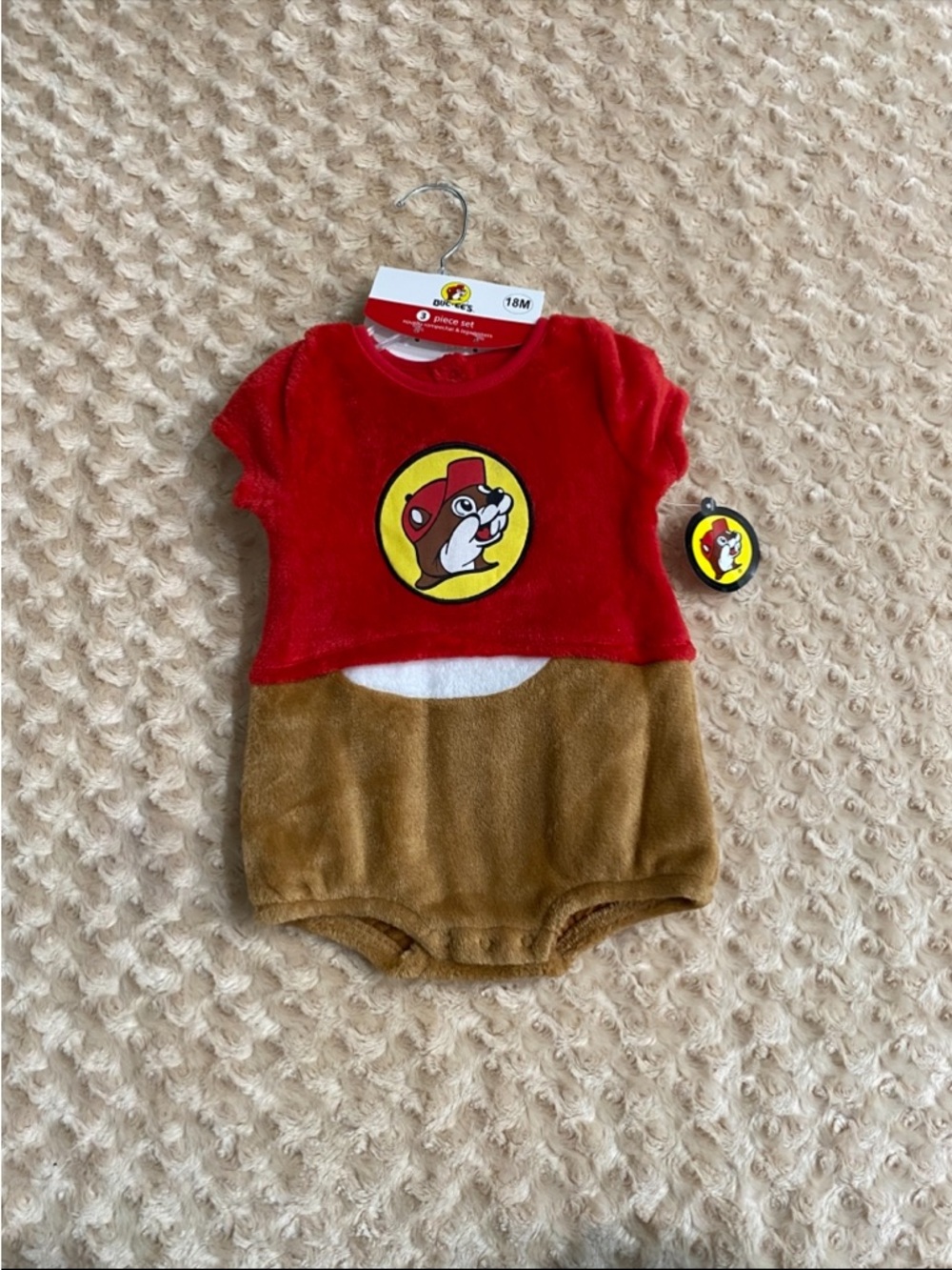 New Buc-ee's 3-piece 18M beaver onesie, fuzzy rompers,with hat,socks